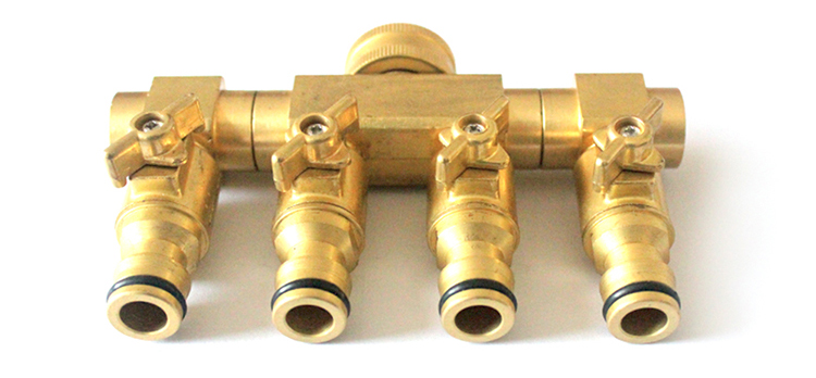 Duty ທອງເຫລືອງ 4 Way Hose Manifold Hose Pipe Adapter